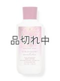 【Bath&BodyWorks】ボディローション：ストロベリースノーフレーク