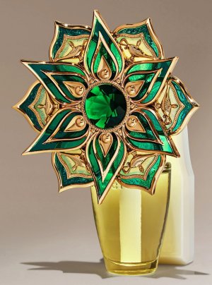 画像1: 【Bath&BodyWorks】《Disney Princessコラボ》香りの強さが調節できる★Wallflowers本体 Scent Control：ジャスミン