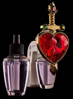 画像2: 【Bath&BodyWorks】《Disney Villainsコラボ》香りの強さが調節できる★Wallflowers本体 Scent Control：Evil Queen (イーヴィルクイーン)ナイトライト