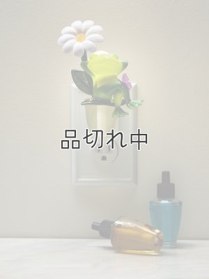 画像1: 【Bath&BodyWorks】香りの強さが調節できる★Wallflowers本体 Scent Control：フロッグ with フラワーナイトライト