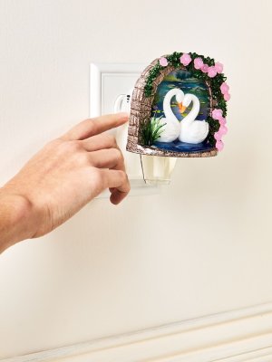 画像3: 【Bath&BodyWorks】香りの強さが調節できる★Wallflowers本体 Scent Control：スワンブリッジナイトライト