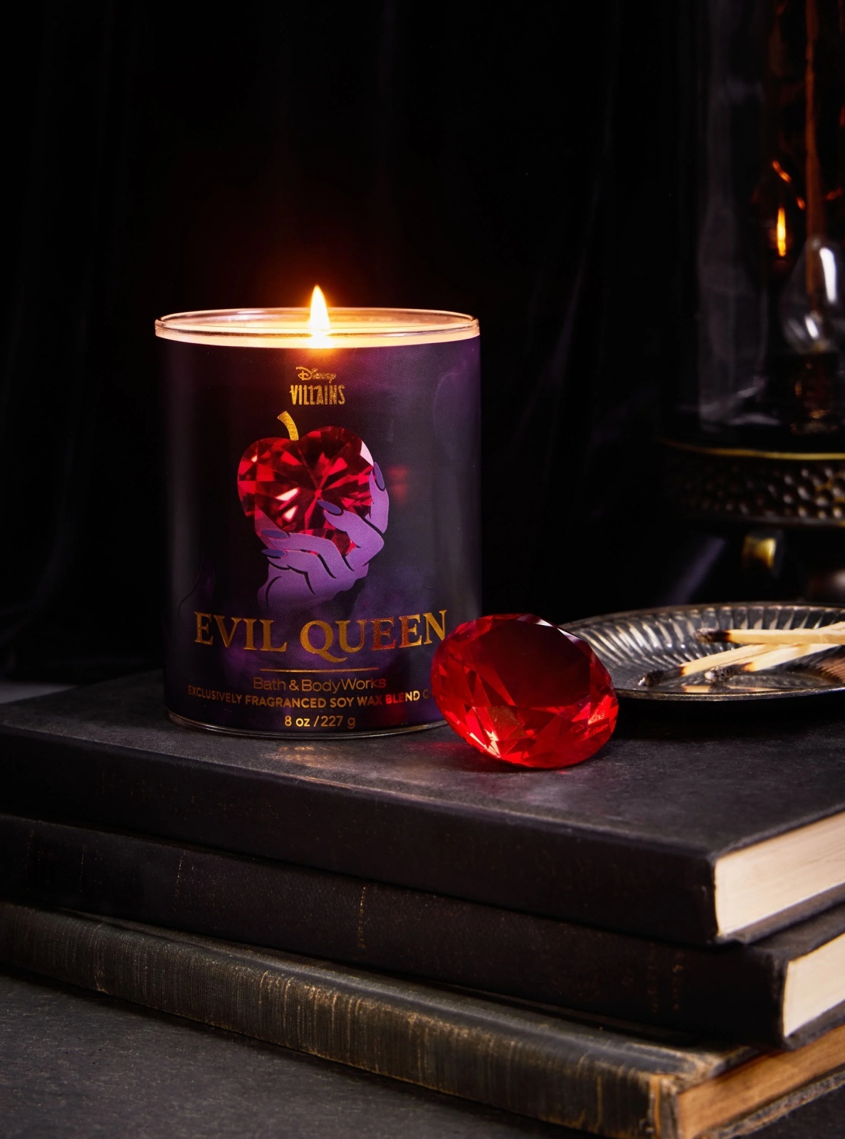 画像1: 【Bath&BodyWorks】《Disney Villainsコラボ》シグネチャー1-wickキャンドル（8oz）：Evil Queen (イーヴィルクイーン)
