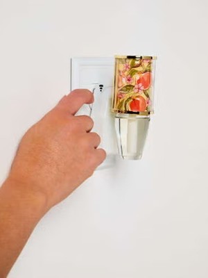 画像4: 【Bath&BodyWorks】香りの強さが調節できる★Wallflowers本体 Scent Control：Vera Bradleyコラボ ピーチナイトライト